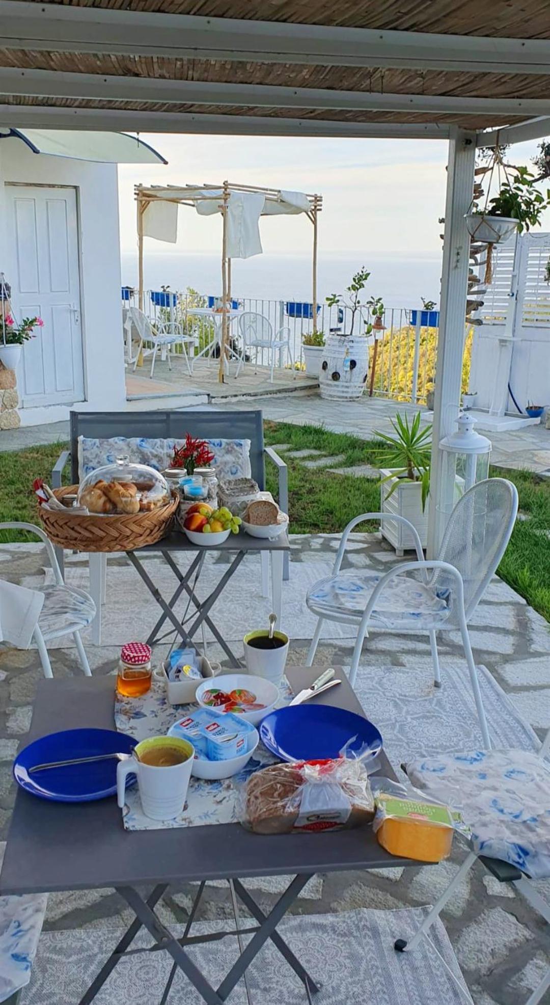 Message In A Bottle Bed And Breakfast Camporosso  Dış mekan fotoğraf